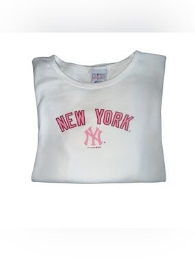 Vintage Grapic T-Shirt | Genuine Merchandise By Lady Slugger | NY Yankees Pink
